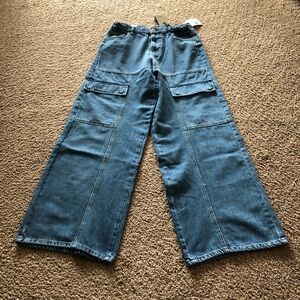 NWT Forever 21 wide leg cargo jeans
